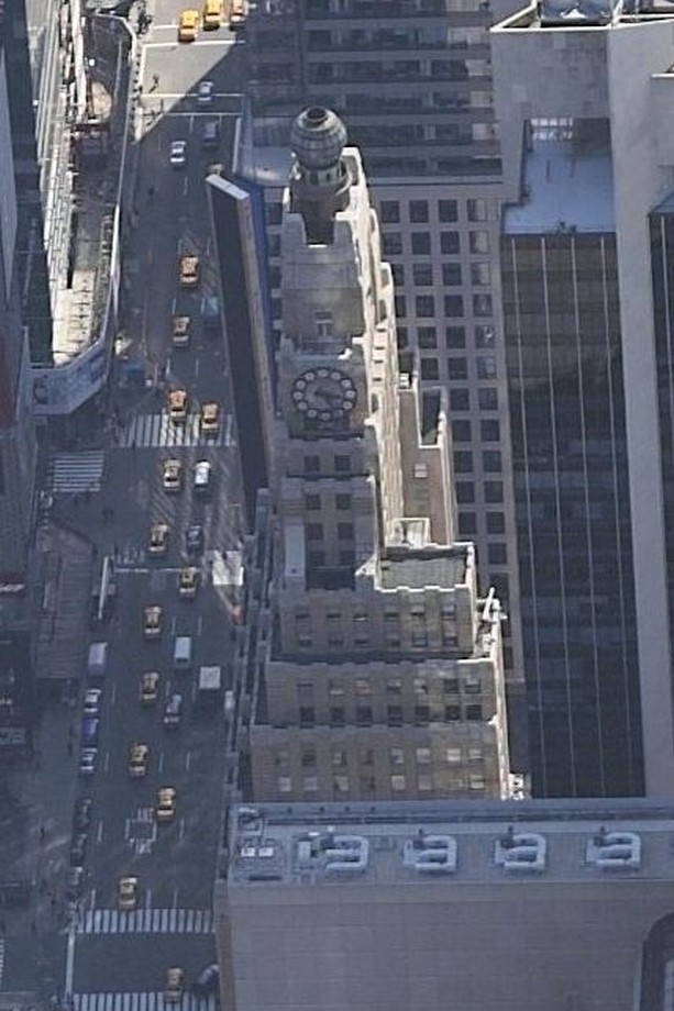 paramount building: paramount building -1051 broadway 2